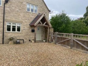 Field End House Strawberry Lane Meysey Hampton